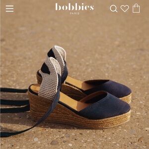 Bobbies Paris NWOT Navy Espadrille Wedges